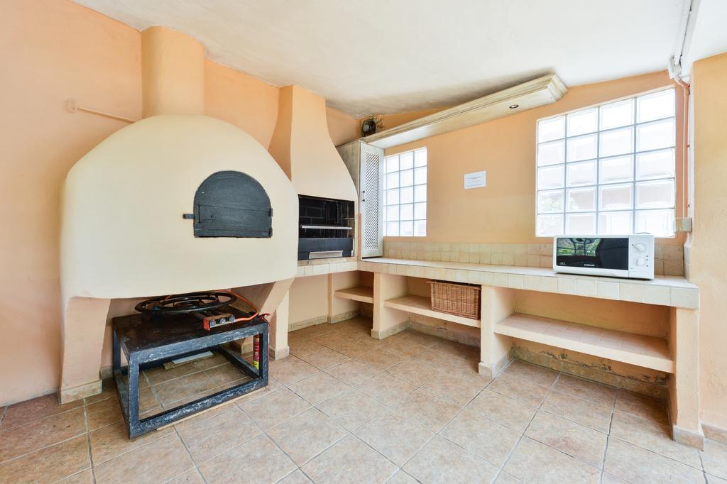 Villa Con Piscina Gigante Sant Francesc de s'Estany Rum bild